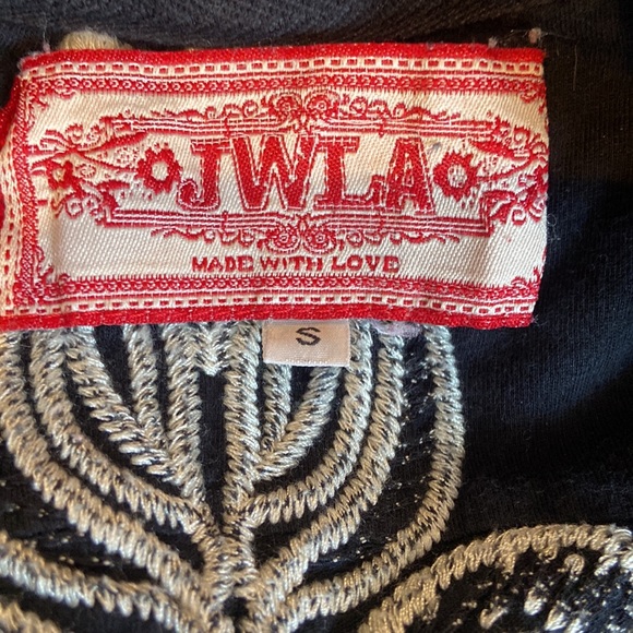 Johnny Was JWLA Black Embroidered T-shirt - Picture 4 of 4